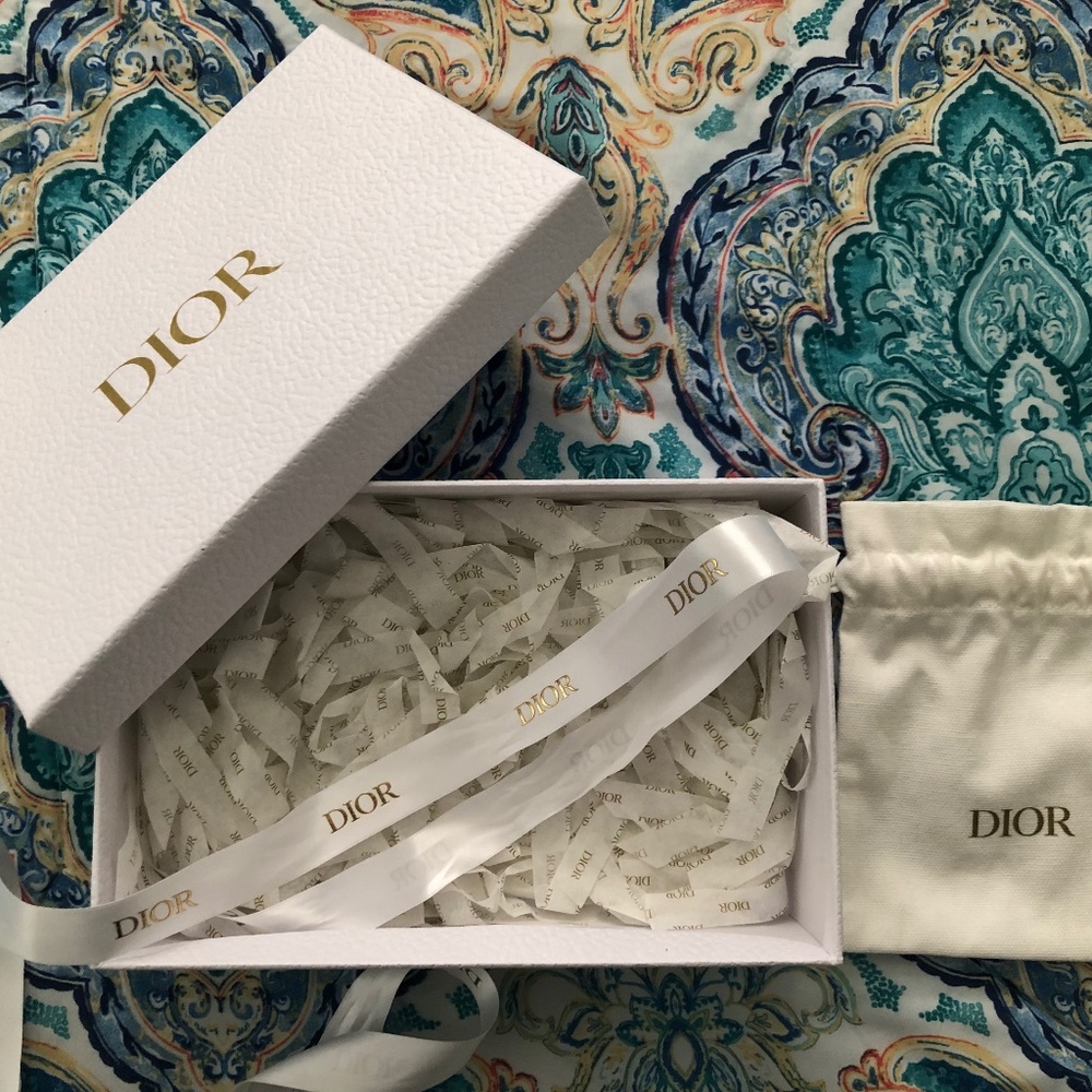 Dior box with pouch